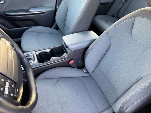 Used 2025 Kia K4 LXS image 37