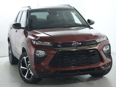 Certified 2023 Chevrolet TrailBlazer RS w/ Sun and Liftgate Package AWD/4WD image 2