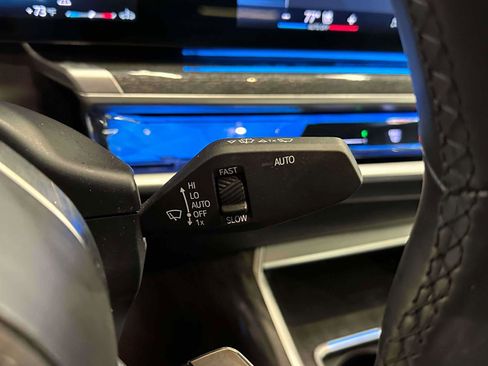 Used 2024 BMW 740i xDrive image 25