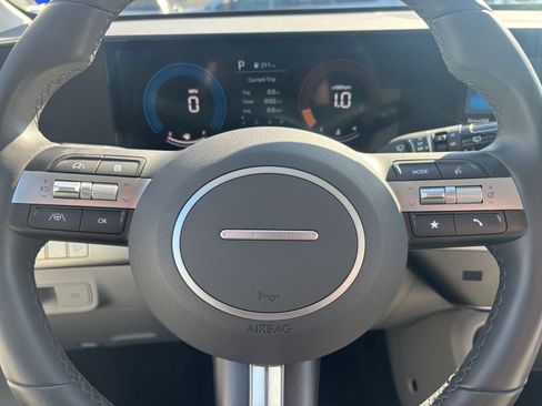 Used 2025 Hyundai Kona SEL image 29