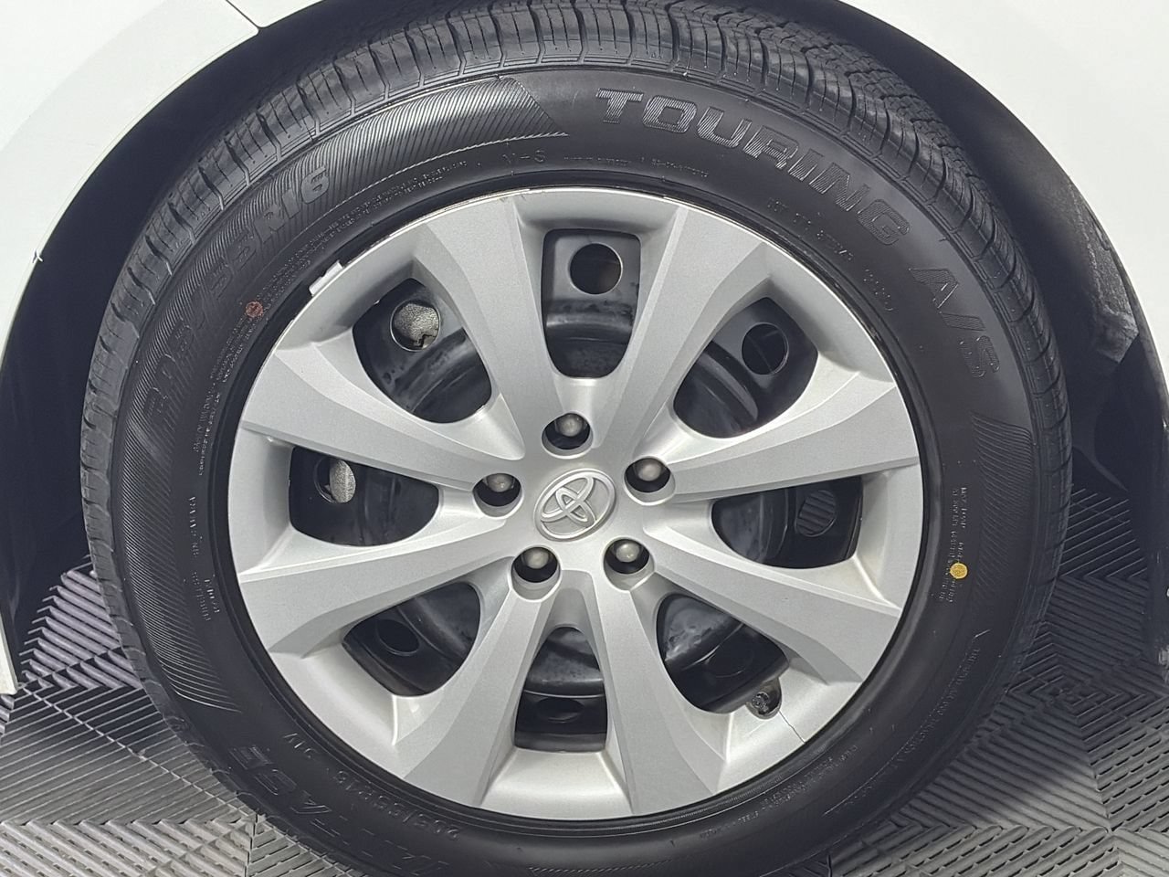 Used 2025 Toyota Corolla LE FWD image 10