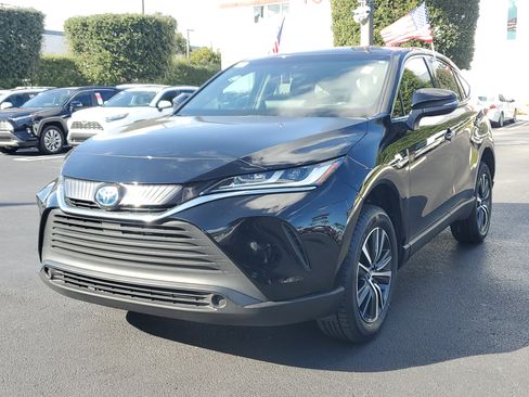 Used 2024 Toyota Venza LE image 5