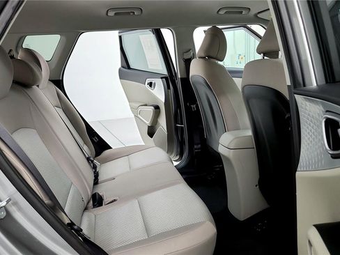 Used 2023 Kia Soul LX image 15