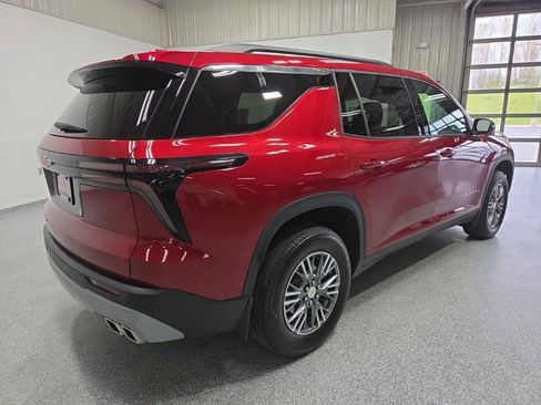 Used 2025 Chevrolet Traverse LT w/ Driver Confidence Package AWD/4WD image 7
