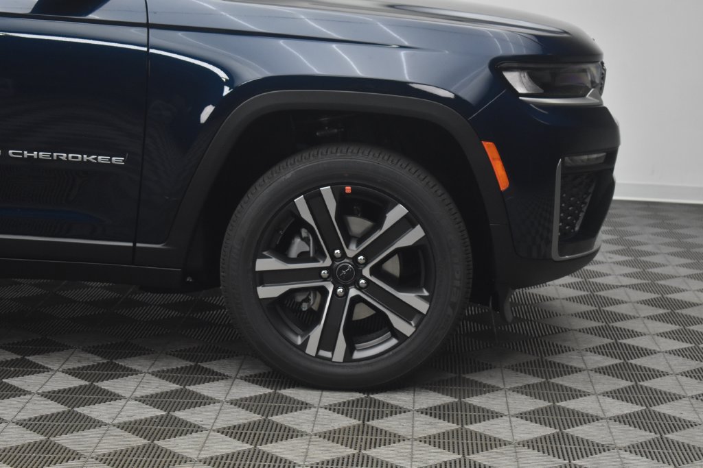 New 2027 Jeep Grand Cherokee Limited AWD/4WD image 6
