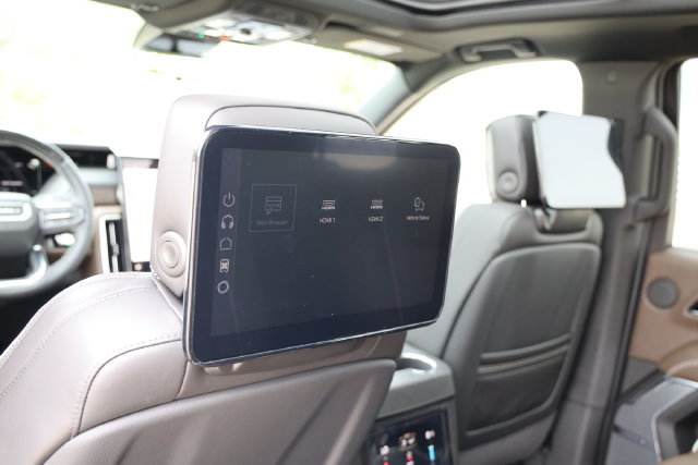 New 2026 GMC Yukon Denali Ultimate w/ LPO, Floor Liner Package AWD/4WD image 28