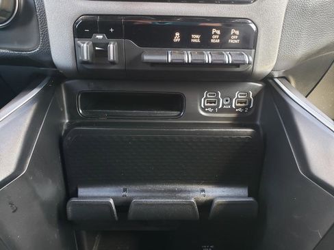 Used 2022 RAM 1500 Big Horn AWD/4WD image 17