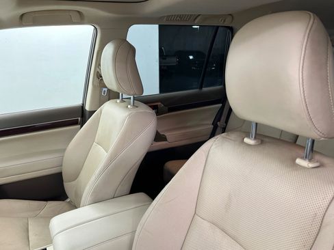 Used 2016 Lexus GX 460 w/ Premium Package AWD/4WD image 17