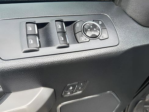 Used 2018 Ford F150 Platinum w/ Equipment Group 701A Luxury AWD/4WD image 12