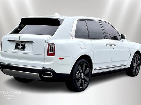 Certified 2022 Rolls-Royce Cullinan image 2