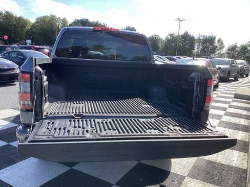 Used 2023 Nissan Frontier SV image 8