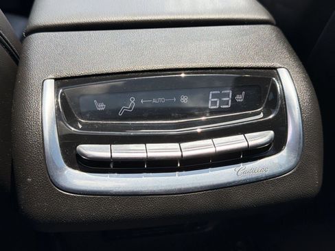 Used 2025 Cadillac XT6 Premium Luxury FWD image 30