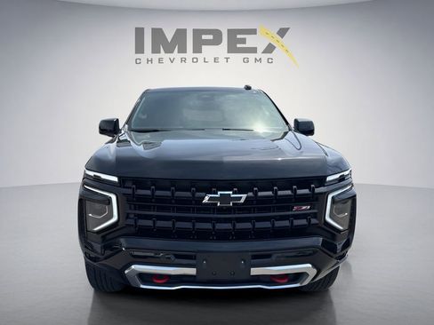 Used 2025 Chevrolet Suburban Z71 AWD/4WD image 8