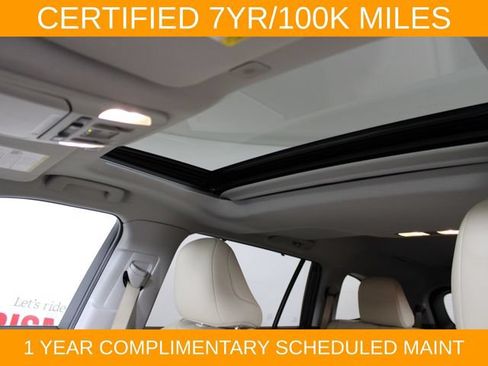 Used 2024 Toyota Highlander XLE AWD/4WD image 28