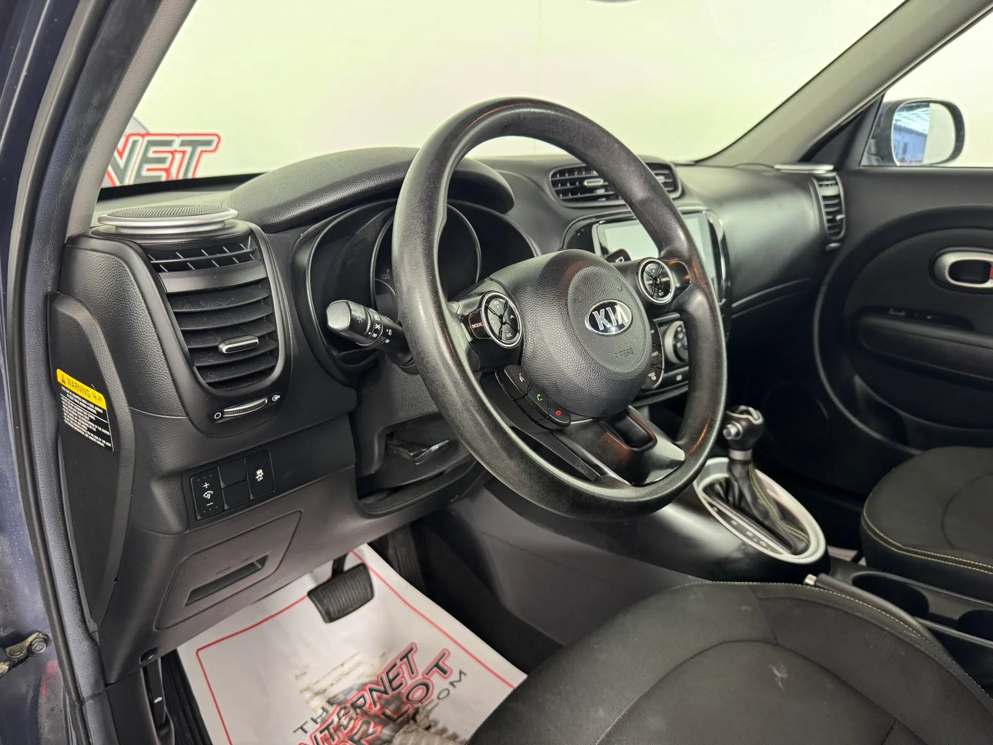 Used 2016 Kia Soul + FWD image 10