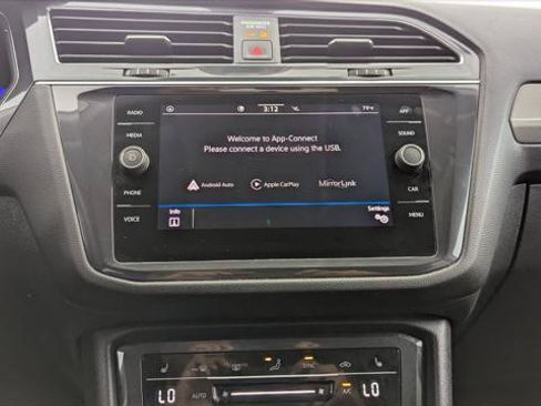 Used 2023 Volkswagen Tiguan SE FWD image 28
