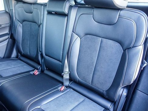 New 2025 Jeep Grand Cherokee Altitude image 24