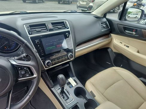 Used 2018 Subaru Outback 2.5i Limited AWD/4WD image 18