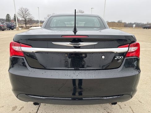 Used 2011 Chrysler 200 S image 4