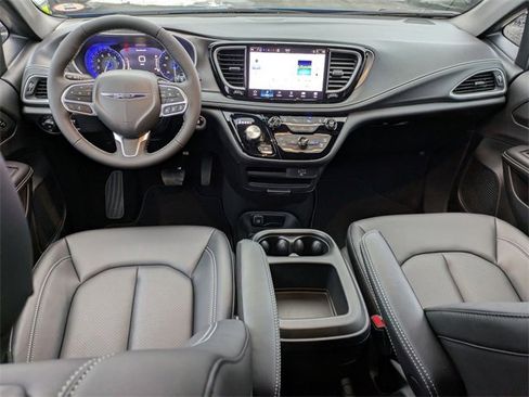 New 2026 Chrysler Pacifica Select image 22