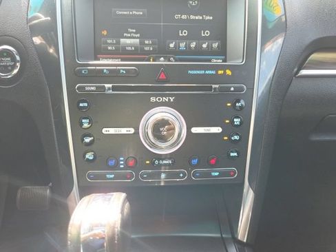 Used 2016 Ford Explorer Limited w/ Equipment Group 303A AWD/4WD image 31