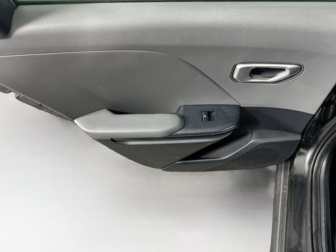 Used 2025 Kia K4 LXS image 23