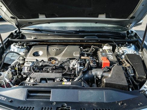 Used 2019 Toyota Camry LE w/ Carpet Mat Package FWD image 25