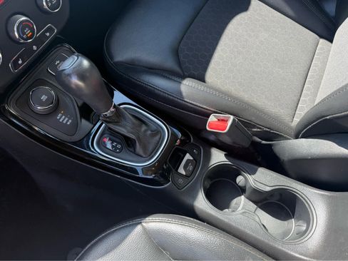 Used 2018 Jeep Compass Latitude AWD/4WD image 13