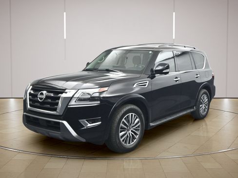 Certified 2023 Nissan Armada SL w/ Cargo Package AWD/4WD image 3