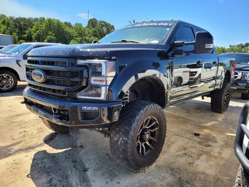 Used 2022 Ford F250 Lariat w/ Black Appearance Package image 3