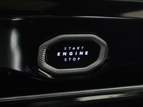 New 2026 Jeep Grand Cherokee Altitude AWD/4WD image 32