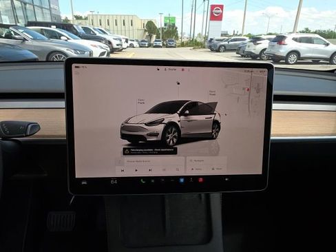 Used 2023 Tesla Model Y Long Range image 17