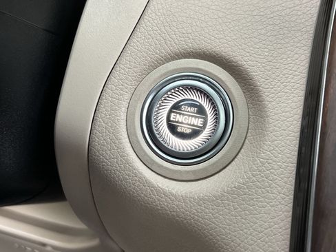 Used 2022 Mercedes-Benz GLC 300 4MATIC w/ Premium Package Lite image 38