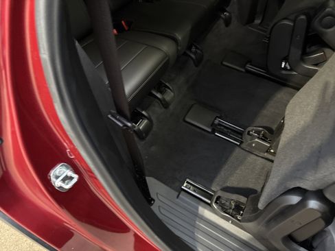 Used 2020 Chevrolet Traverse RS w/ LPO, Floor Liner Package AWD/4WD image 19