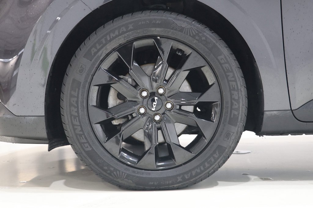 Used 2024 Kia Carnival SX Prestige FWD image 11