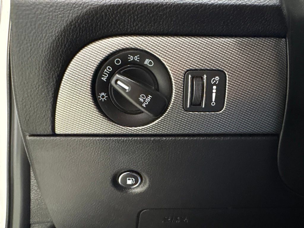 Used 2020 Dodge Durango R/T w/ Blacktop Package AWD/4WD image 24
