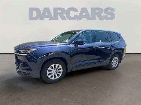 Used 2024 Toyota Grand Highlander AWD image 2