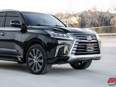 Used 2021 Lexus LX 570 4WD w/ Luxury Package image 48