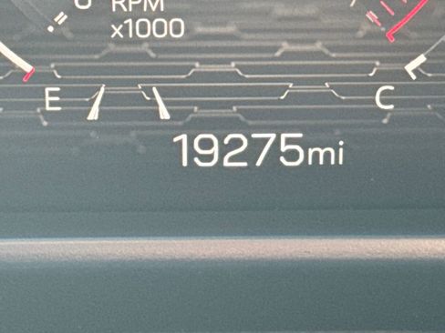 Used 2024 GMC Acadia AT4 w/ Luxury Package image 18