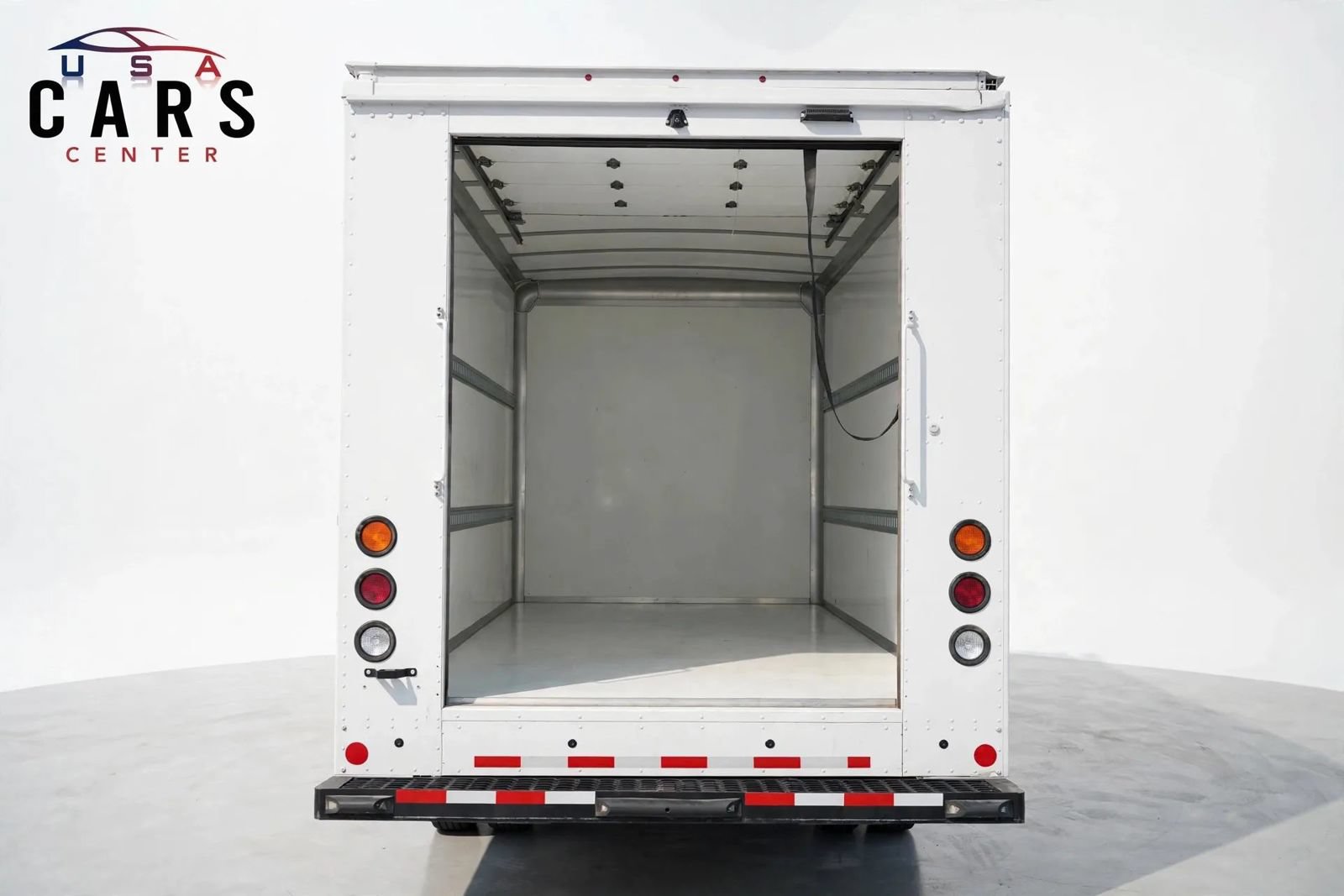 Used 2021 Ford Transit 350 DRW RWD image 3