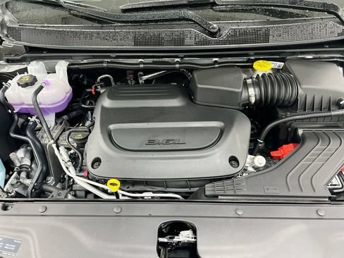 New 2026 Chrysler Pacifica Select FWD image 25