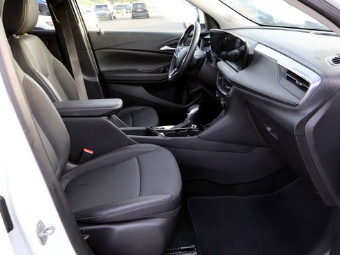 Used 2025 Buick Encore GX Preferred FWD image 17