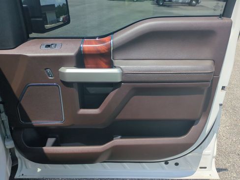 Used 2018 Ford F150 King Ranch w/ Equipment Group 601A Luxury AWD/4WD image 27