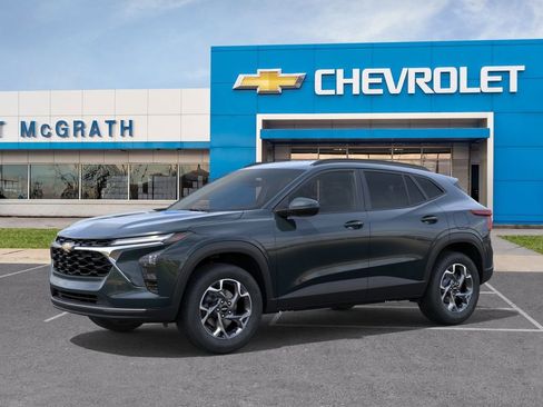 New 2026 Chevrolet Trax LT w/ LT Convenience Package FWD image 2
