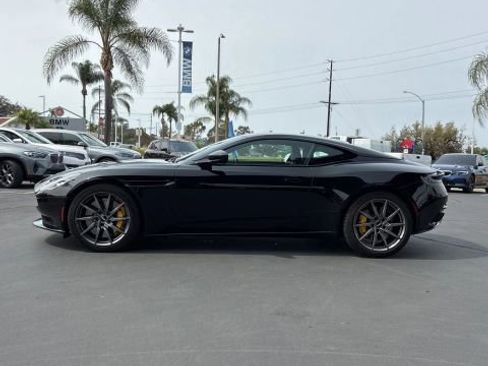 Used 2018 Aston Martin DB11 Coupe image 8