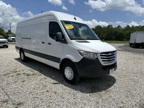 Used 2019 Freightliner Sprinter 170 image 3