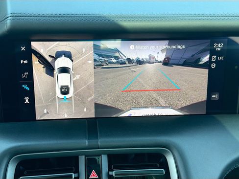 Used 2022 Porsche Taycan Turbo S image 32