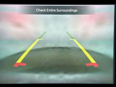 Used 2024 Chrysler Pacifica Touring-L image 10