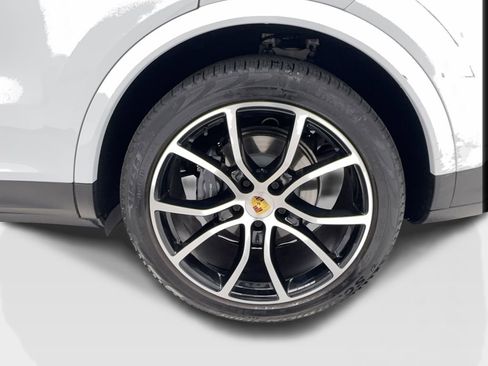 Used 2021 Porsche Cayenne Coupe AWD/4WD image 11