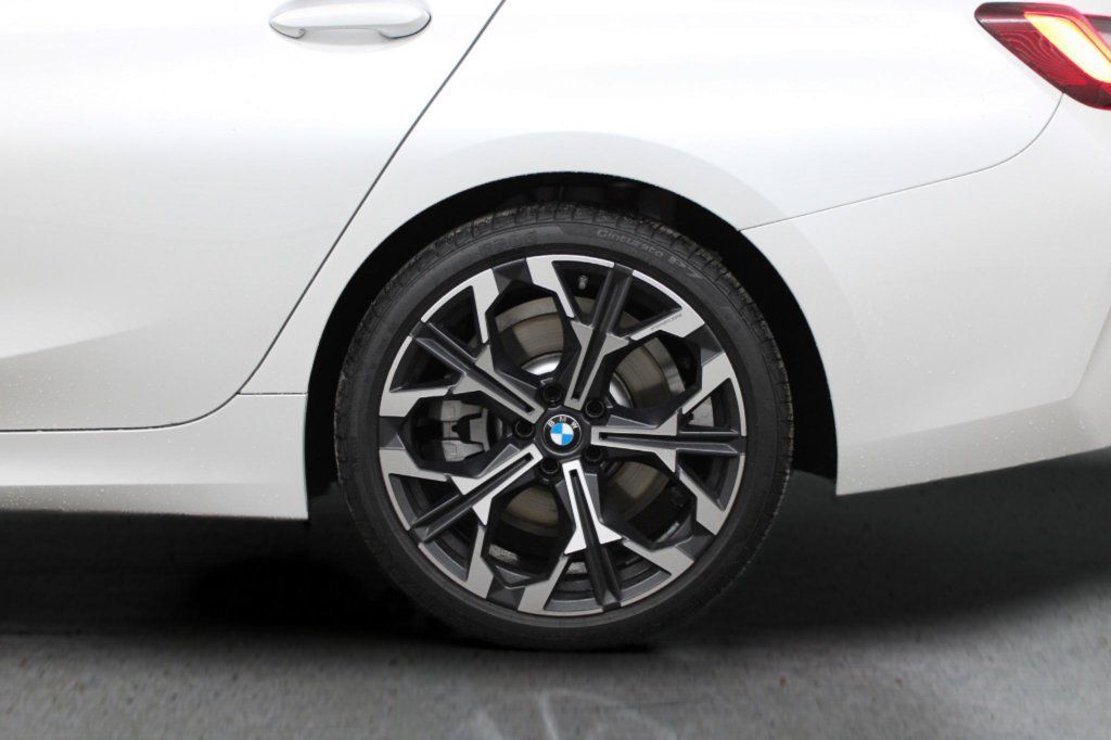 Used 2026 BMW 330i Sedan w/ Convenience Package RWD image 8